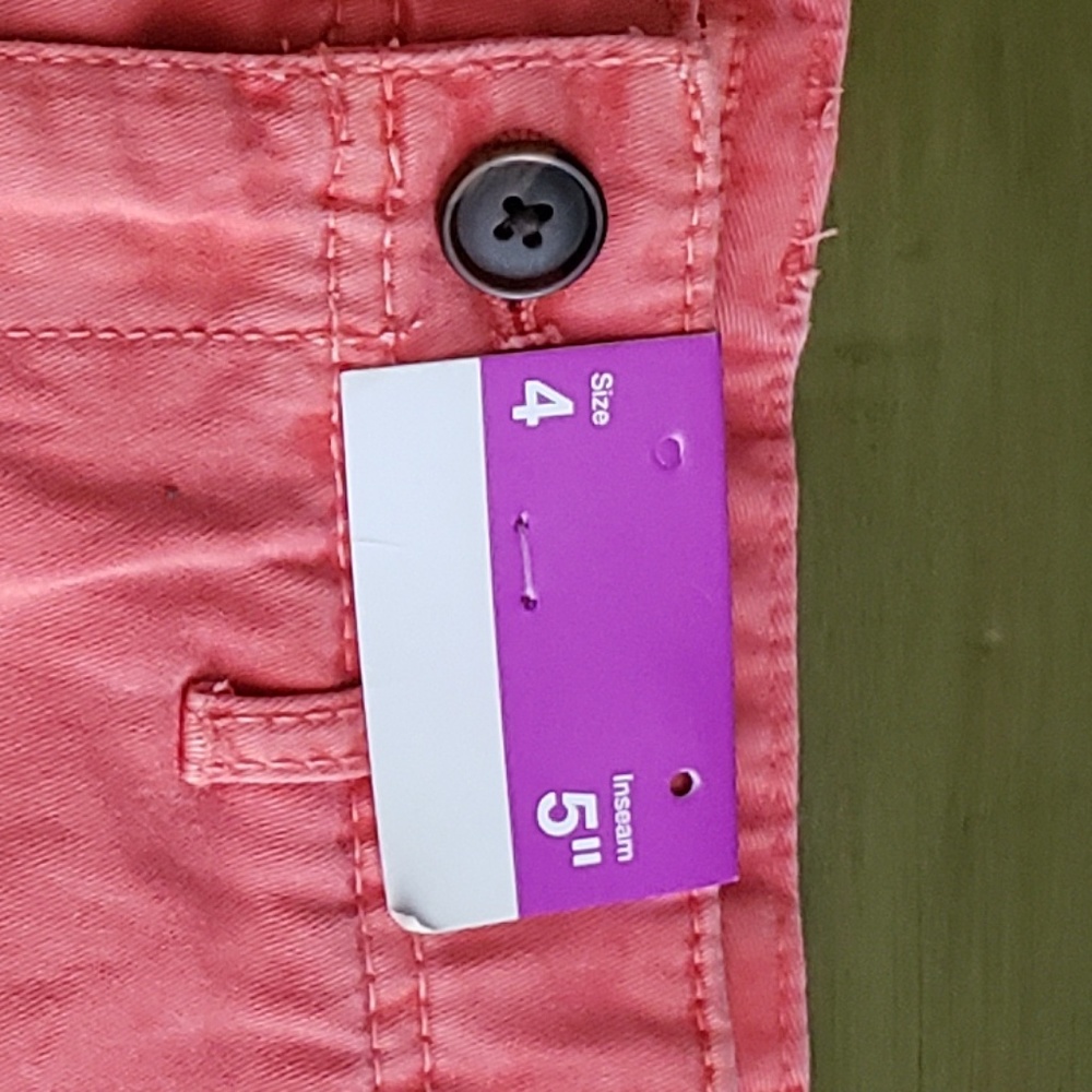 Shorts - Picture 2 of 3